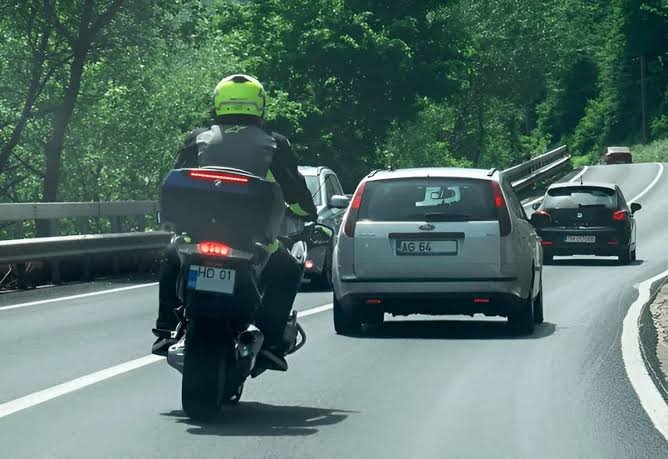 Is Lane Splitting Legal in Arkansas?
